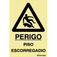 PERIGO PISO ESCORREGADIO